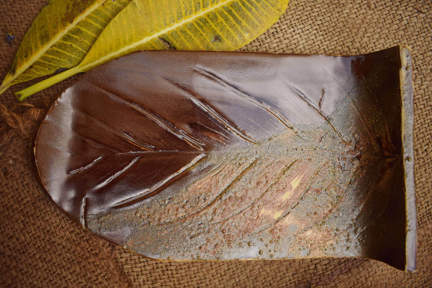 Brown Leaf Platter | Earthan