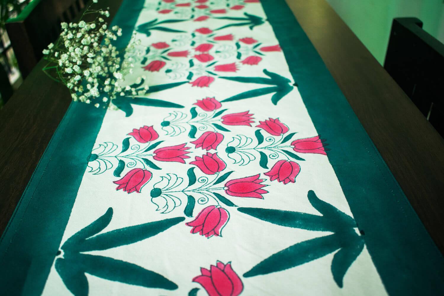 Tulip phool print hand blocked cotton canvas table runner | Earthan