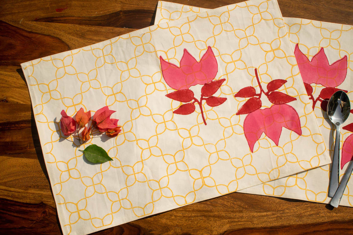 Gulabi Bougainvillea - Hand block printed table linen set | Earthan