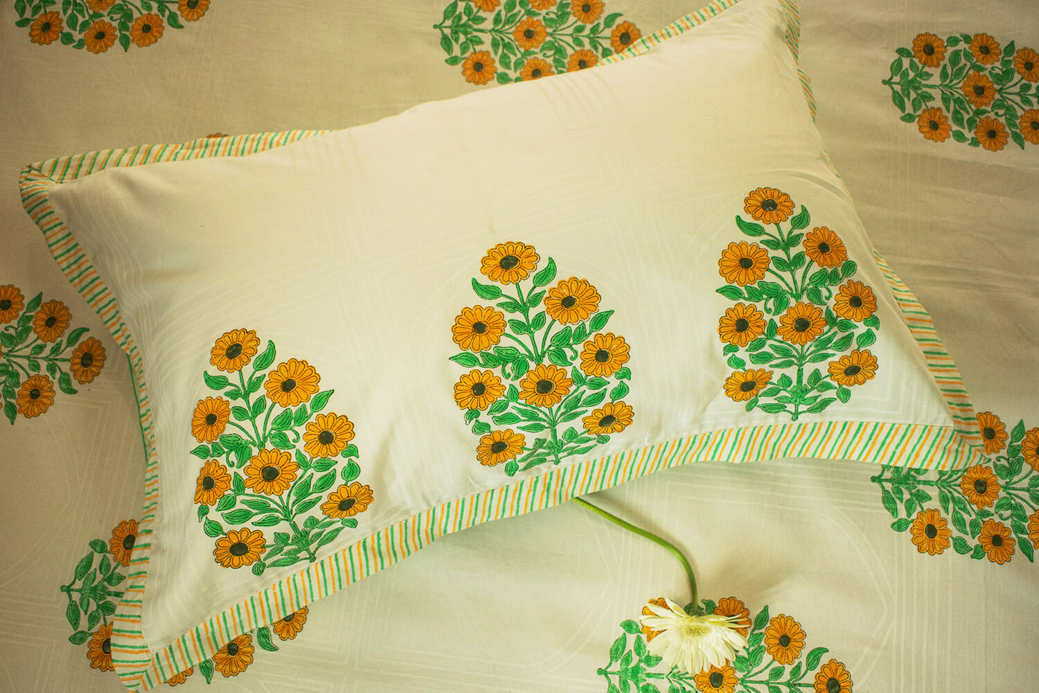 Surajmukhi - Hand block printed cotton bed sheets and pillow cases | Earthan