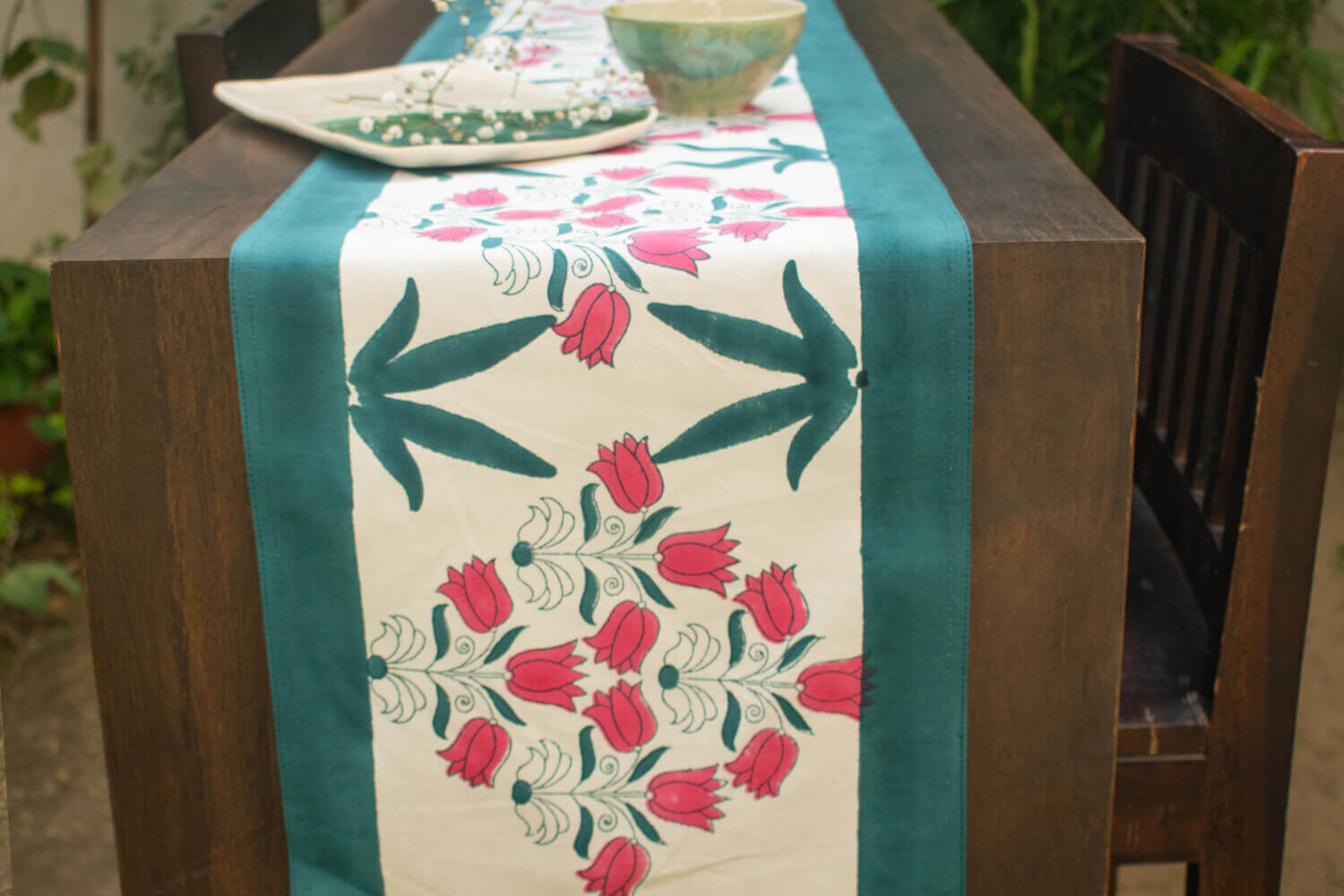 Tulip phool print hand blocked cotton canvas table runner | Earthan 